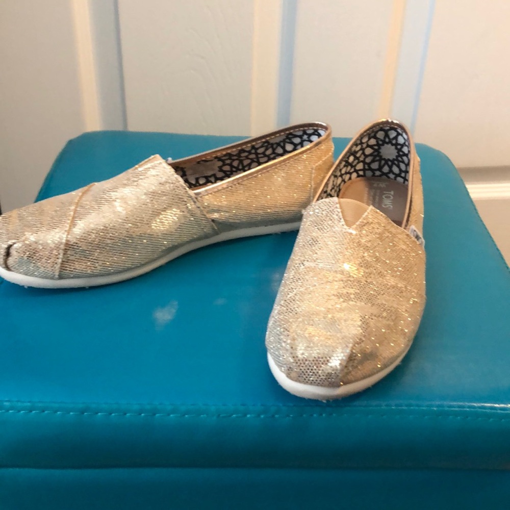 Toms